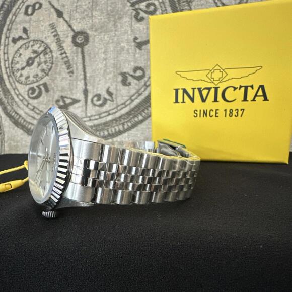 Invicta Specialty Women’s Watch 36mm Stainless Steel 50M Water Resistant 29396 - Picture 4 of 8